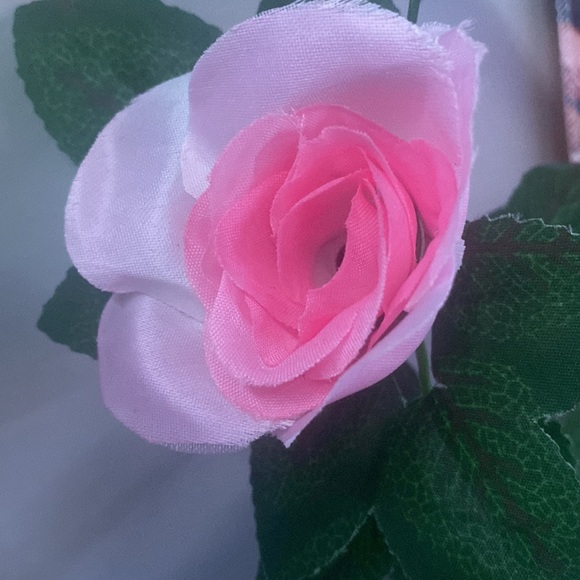 fake flowers for room decoration - Picture 2 of 3